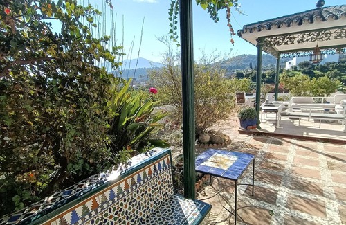 Coin Apartment | Apartment 'Casa Romana' with Mountain View, Wi-Fi and Fans