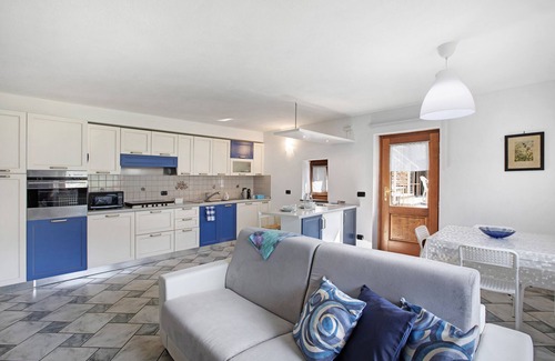 Montan-Angelin-Arensod Apartment | Apartment 'Casa Sabrina - Blu' with Mountain View, Private Garden and Wi-Fi