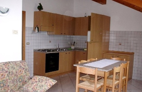 Brez Apartment | Apartment 'Casa vacanze Rosa 9' with Mountain View, Balcony and Wi-Fi
