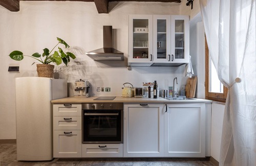 San Gimignano City Centre Apartment | Apartment 'Casa Vesta' with Wi-Fi and Air Conditioning