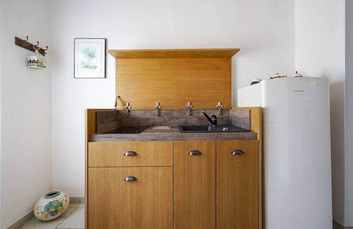 Polignano a Mare Apartment | Apartment "Casina delle Rose - Levante" with Shared Garden & Wi-Fi