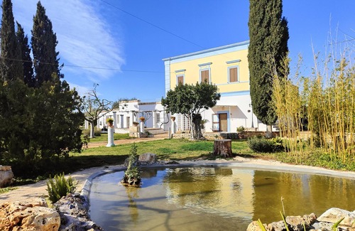 Polignano a Mare Apartment | Apartment "Casina delle Rose - Levante" with Shared Garden & Wi-Fi