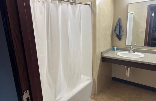 Plymouth Apartment | Apartment Centrally Located