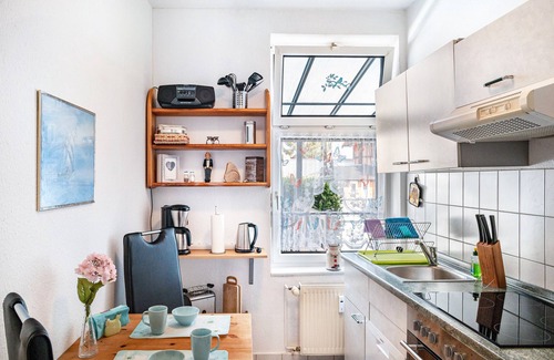 Barth Apartment | Apartment 'Charmante 32 M² Ferienwohnung' with Shared Terrace and Wi-Fi