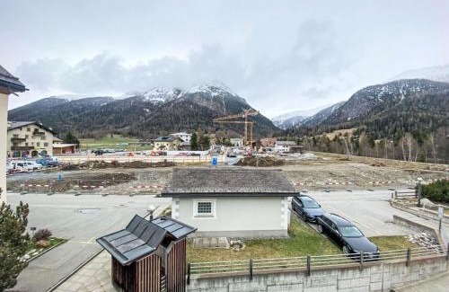 La Punt-Chamues-ch Apartment | Apartment Chesa Alossa by Interhome