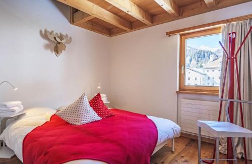 La Punt-Chamues-ch Apartment | Apartment Chesa Alossa by Interhome