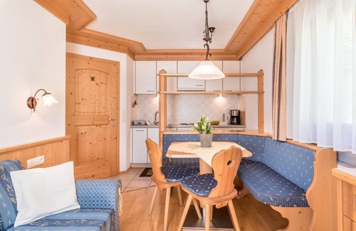 La Valle Apartment | Apartment Ciasa Raut App Sosi with Mountain View, Garden & Wi-Fi