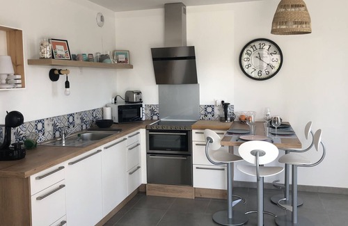 Bassins a Flot Apartment | APARTMENT CITE DU VIN BACALAN CHARTRONS secure private parking 10&euro; /day