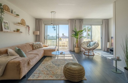 Vinaros Apartment | Apartment 'Cobysol' with Sea View, Wi-Fi and Air Conditioning
