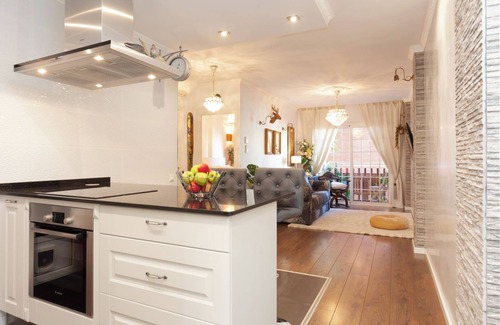 Poblenou Apartment | Apartment 'Comfort Home Playa Poblenou' with Balcony, Wi-Fi and Air Conditioning