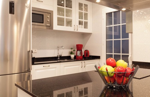 Poblenou Apartment | Apartment 'Comfort Home Playa Poblenou' with Balcony, Wi-Fi and Air Conditioning