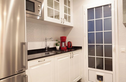 Poblenou Apartment | Apartment 'Comfort Home Playa Poblenou' with Balcony, Wi-Fi and Air Conditioning