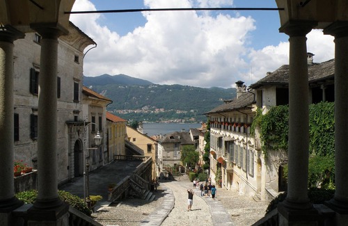 Orta San Giulio Apartment | Apartment Cusius in Orta San Giulio on Lake Orta with parking and lake view