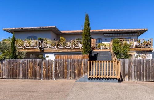 La Teste-de-Buch Apartment | Apartment Dade-3 by Interhome