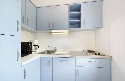 Terlano Apartment | Apartment 'Das Landhaus Apt Pink Lady' with Mountain View, Private Terrace and Wi-Fi