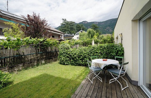 Terlano Apartment | Apartment 'Das Landhaus Apt Pink Lady' with Mountain View, Private Terrace and Wi-Fi