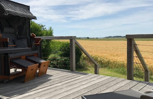Neue Tiefe Apartment | Apartment FehmAmore with terrace in the house Strandallee 2 on Fehmarn