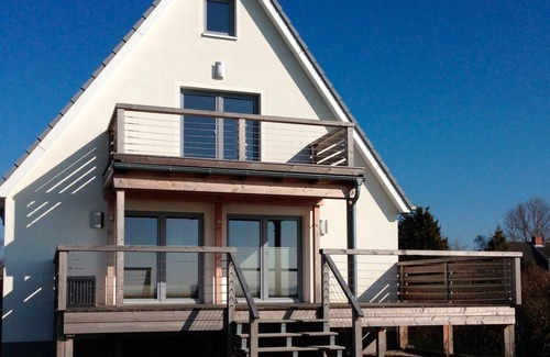Neue Tiefe Apartment | Apartment FehmAmore with terrace in the house Strandallee 2 on Fehmarn