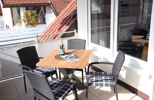 Unteruhldingen Apartment | Apartment maisonette with a view of the harbor - balcony