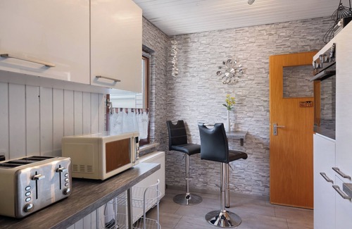 Wremen Apartment | Apartment 'Ruhig Gelegene Wohnung In Deichnähe' with Shared Terrace
