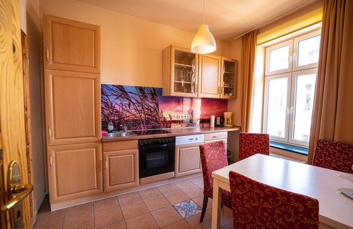 Schwerin Apartment | Apartment-Deluxe-Private Bathroom-Street View-Mecklenburg