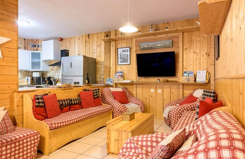 La Bresse Apartment | Apartment 'Des Sapins' with Mountain View, Private Terrace and Wi-Fi