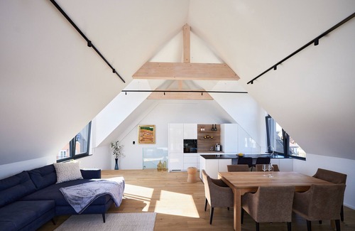 Loretto Apartment | Apartment 'Designapartment Salzburg' with Mountain View, Wi-Fi and Air Conditioning