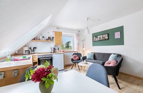 Westerdeich Apartment | Apartment 'Dohle No 1' with Shared Terrace, Shared Garden and Wi-Fi