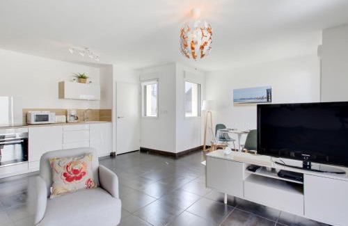 Rotheneuf-Le Pont Apartment | Apartment Domaine d'Augustin Apt B01 by Interhome