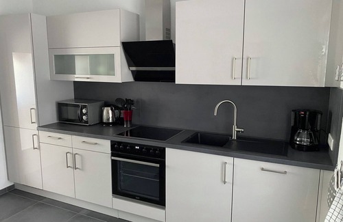 Rhode Apartment | Apartment 'Dorfblick' with Private Terrace and Wi-Fi