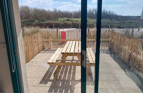 Sainte-Cecile-Plage Apartment | APARTMENT DRC 50M from the sea