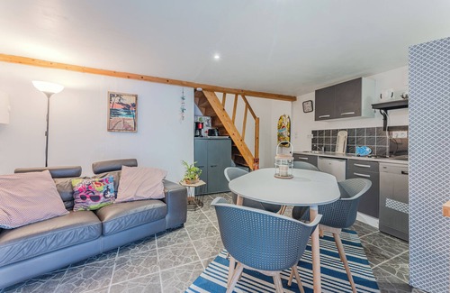 Biscarrosse Plage Apartment | Apartment "Duplex À Deux Pas De L'océan" with Private Terrace, Wi-Fi and Air Conditioning