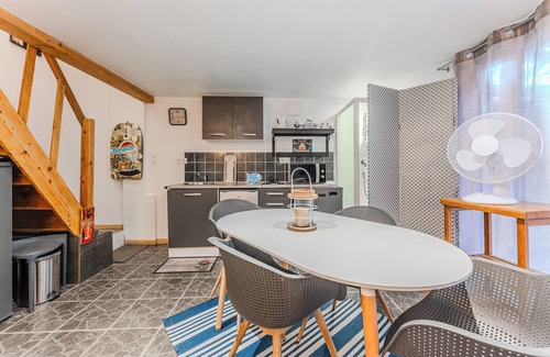 Biscarrosse Plage Apartment | Apartment "Duplex À Deux Pas De L'océan" with Private Terrace, Wi-Fi and Air Conditioning