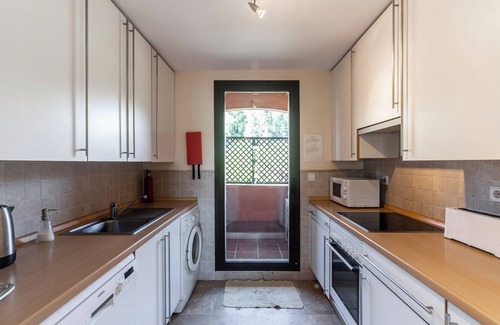 Buenas Noches Apartment | Apartment 'Duplex Estepona' with Mountain View, Wi-Fi and Air Conditioning