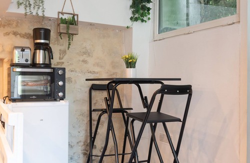Plaisance Apartment | Apartment 'Duplex Parisien Charmant Métro13' with Wi-Fi