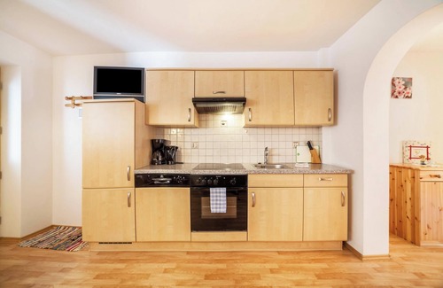 Moso in Passiria Apartment | Apartment "Egarthof Arnika" with Mountain View, Wi-Fi, Balcony & Garden