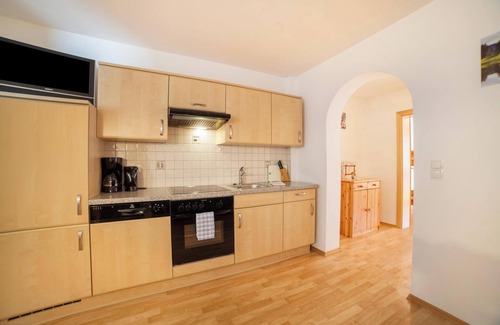 Moso in Passiria Apartment | Apartment "Egarthof Arnika" with Mountain View, Wi-Fi, Balcony & Garden