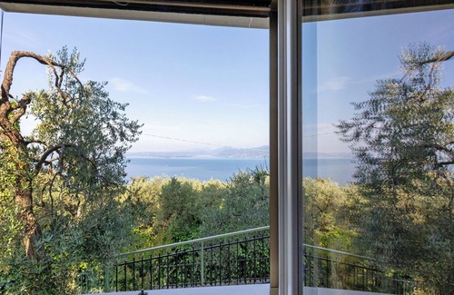 Albisano Apartment | Apartment 'El Casal' with Lake View, Shared Pool and Wi-Fi