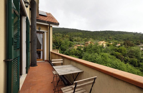 Vezzi Portio Apartment | Apartment 'Elena E Joerg 1' with Mountain View, Shared Garden and Wi-Fi
