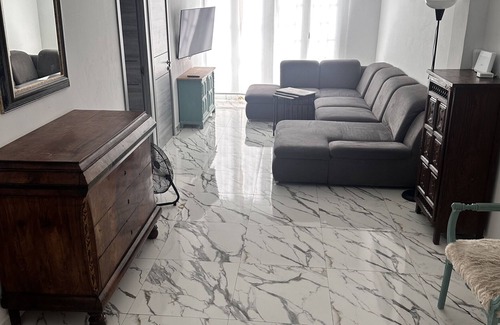 Badalona Apartment | Apartment 'En Planta Baja' with Private Terrace, Balcony and Wi-Fi
