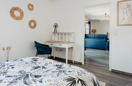 Valenciennes Apartment | Apartment-Ensuite with Shower-Balcony