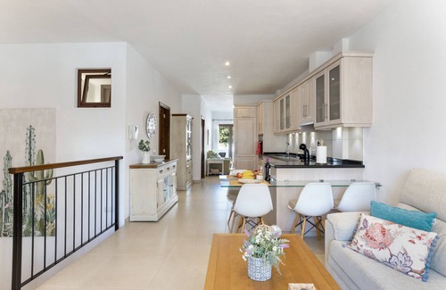 Los Llanos Apartment | Apartment 'Elita House' with Mountain View, Private Terrace and Wi-Fi