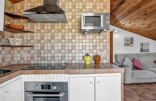 San Ambrosio House | Apartment 'Los Transparentes Familia O Parejas' with Mountain View and Pool