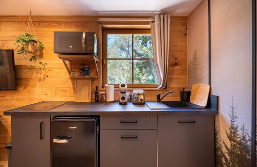 Toulon Apartment | Apartment 'Essencia' with Wi-Fi and Air Conditioning