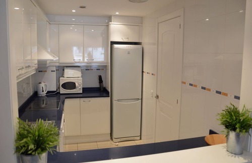 L'Estartit Apartment | Apartment "Estartit Park 1-2" with Private Terrace, Shared Pool & Wi-Fi