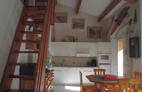 Leucate Apartment | Apartment 'F K K Ferienwohnung Oasis Naturist' with Shared Pool, Shared Garden and Wi-Fi