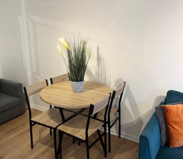 Covent Garden Apartment | Apartment facing Covent Garden station