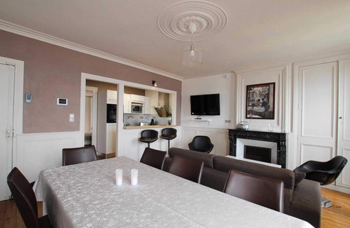 Granville Apartment | Apartment facing the sea, old fisherman's house, sleeps 6 Granville.