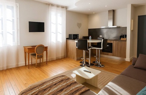 Chartres Apartment | Apartment-Family-Wet room-Garden View