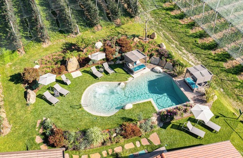 Caines Apartment | Apartment "Feldhof Golden Delicious" with Saltwater Pool, Panoramic Lawn and Balcony